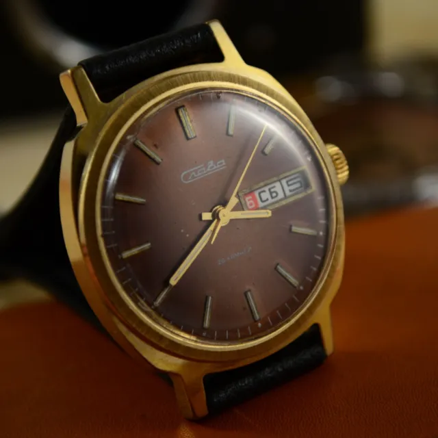 Lusso orologio meccanico URSS placcato oro SLAVA quadrante marrone Unione Sovietica ASSISTITO