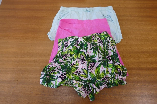 Pantaloncini Tu/F&F per bambina 6-7 anni pacchetto X 3 - usati immacolati x 2 - 1 nuovi con etichette