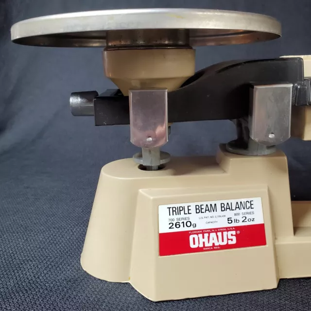 Vintage Ohaus Triple Beam Balance Scale 700 / 800 Series 2610 g , 5 lb 2 oz  USA