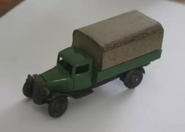 Dinky Toys - Camion avec bâche - Miniature ancienne ( à restaurer )