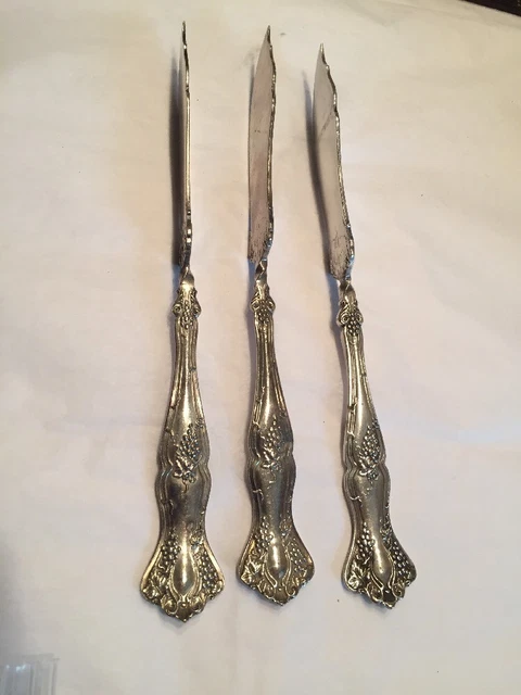 Antique Silverplate Rogers Grape Pattern 7” Twist Handle Butter Knives Knife 3