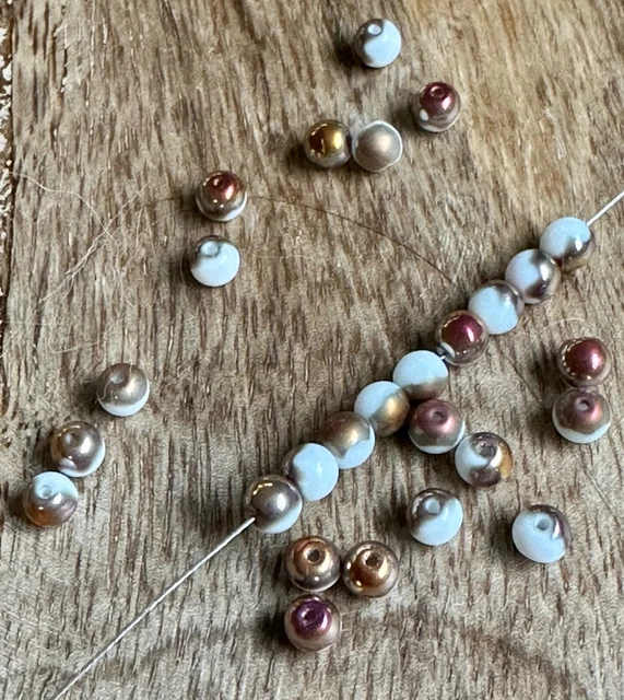 30 Stück Keramik Perlen ca. 4,5 mm  teilvergoldet AB