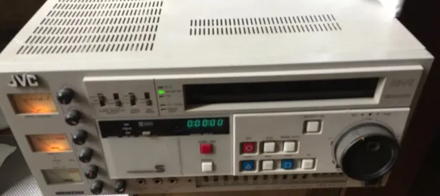 Magnétoscope VHS /super VHS Pro JVC BR-S611E Pal A Réviser