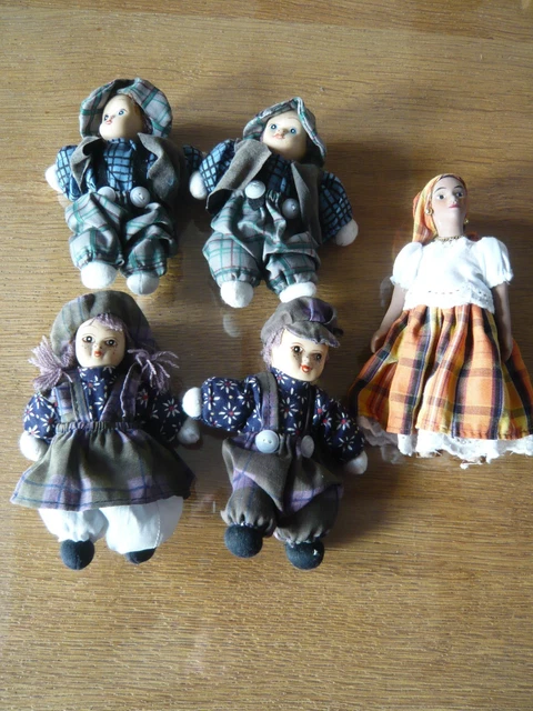 LOT DE 4 Petites Poupées De Collection Décoration Vitrine + Petits Objets Déco.. EUR 89,90 - FR