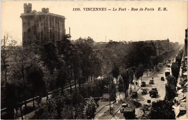 CPA Vincennes Le Fort Rue de Paris (1347408)