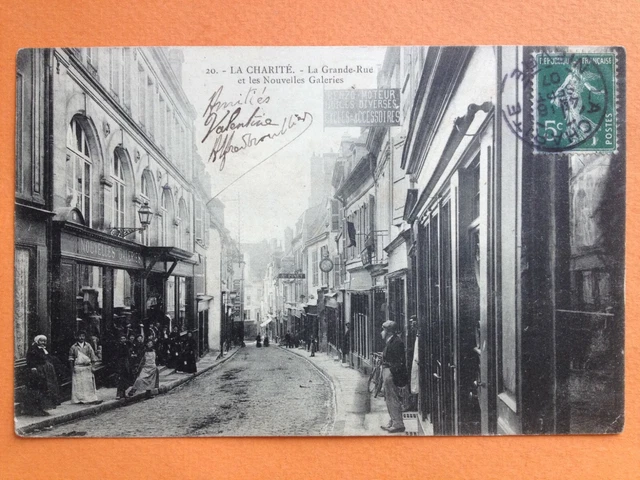 1900 LA CHARITÉ sur LOIRE Nièvre GRANDE RUE POSTCARD, NEW GALLERIES