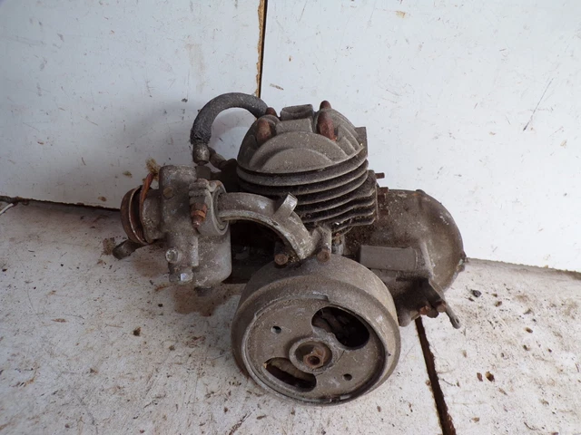 Ancien Moteur Auxiliaire Velo P. P. Roussey avec roue et carter | Moto