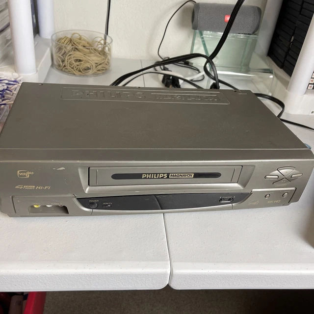 PHILIPS MAGNAVOX VRA633AT22 VCR VHS Tape Player Recorder. Ejects The