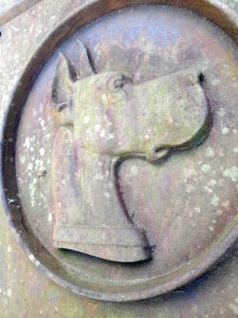 Grosse Eisen Reliefplatte Deutsche Dogge CAC Schwalmschau 1977 Hundekopf Relief