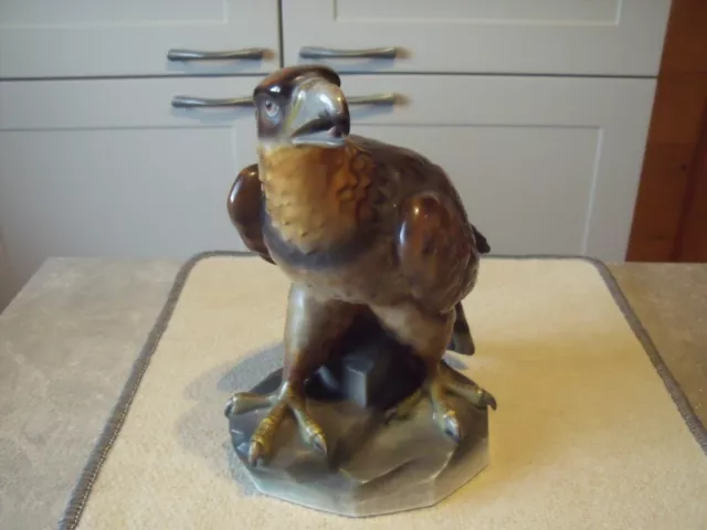 alte Porzellanfigur Greifvogel Adler / Bussard / Falke 2