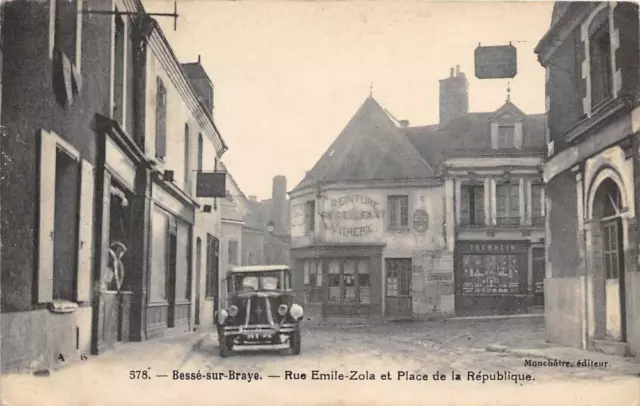 CPA 44 BESSE SUR BRAYE RUE EMILE ZOLA ET PLACE DE LA REPUBLIQUE (cpa pas courant