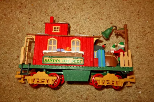 BRAND NEW Bright Holiday Express Dillards SANTA'S TOY SHOP Caboose 2