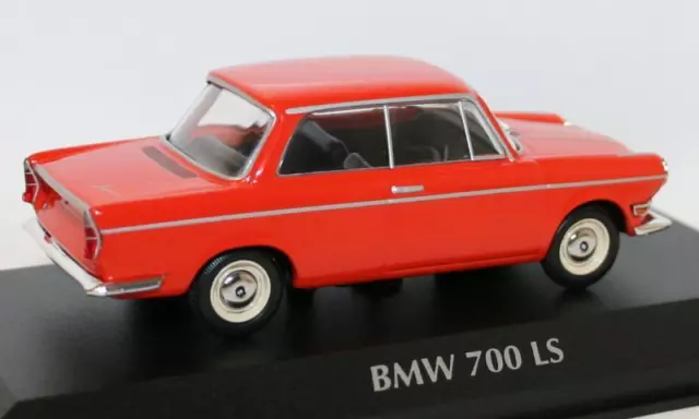 Maxichamps 1/43 Scale Diecast 940 023701 - 1960 BMW 700 LS - Red 3