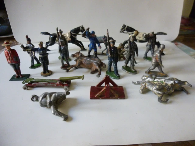 Lot 45 Petits Soldats Quiralu Et Autres Marques - Plomb Peint, 1/32, Seconde Guerre