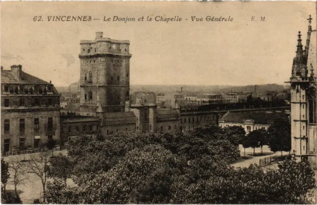 CPA Vincennes Le Donjon et la Chapelle (1347041)