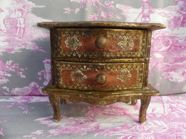 Commode en Bois en bon état à Djibouti