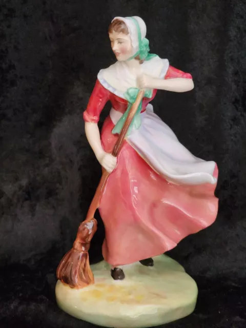 Royal Doulton Figurine " Autumn " Hn 2087