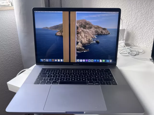 Apple MacBook Pro Touchbar 15,4” A1707 MLH32D/A 2,8 GHz i7 16 GB 256 GB 2017 OVP