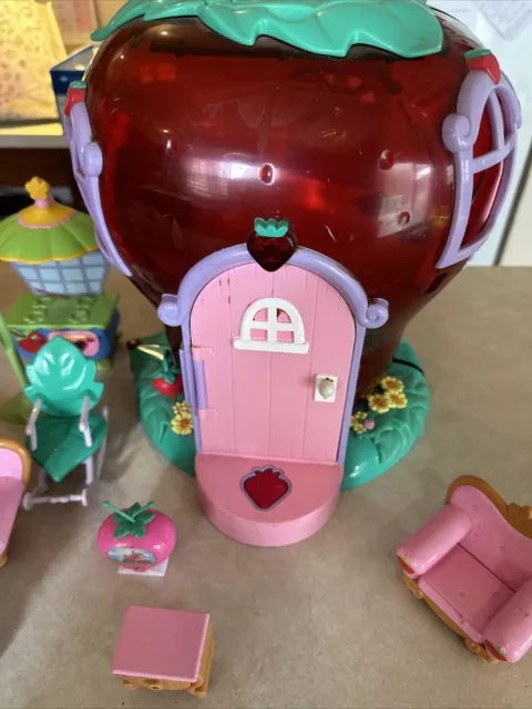 2003 Bandai Strawberry Shortcake Berry Sweet House Carry Case