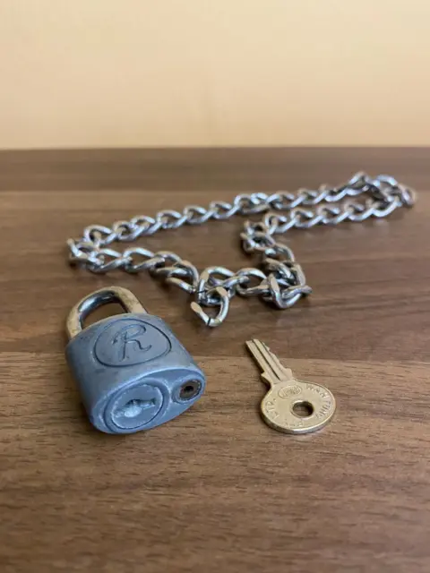 1970's Rabbit Company padlock chain, authentic, Sid Vicious Sex Pistols FromJP