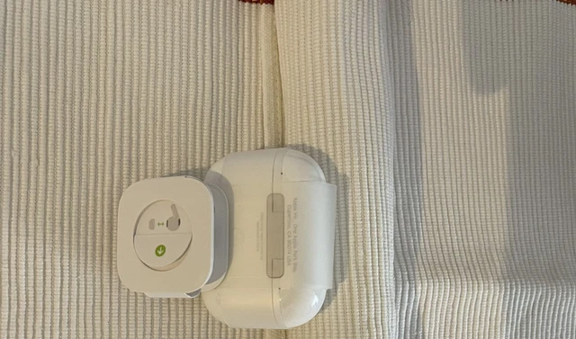 Apple AirPods 1st Generation with Charging Case - White