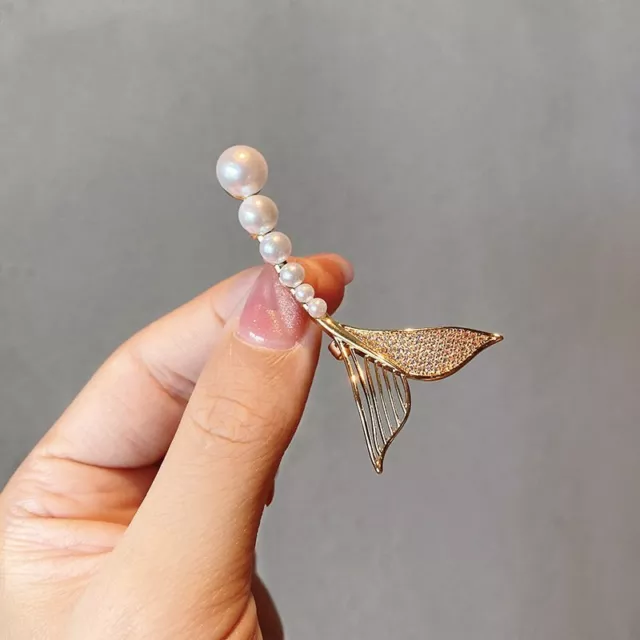 Women Maple Leaf Pearl Butterfly Crystal Zircon Brooch Pin Fashion Jewelry Gift