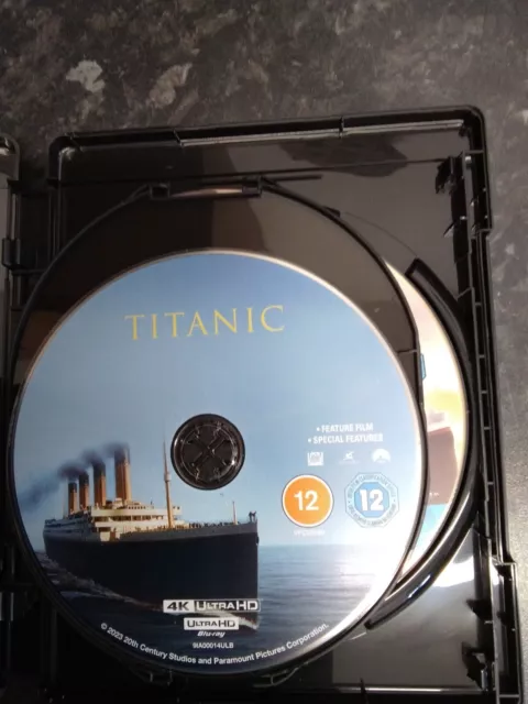 Titanic  (1997) 4K Disc & Original Release 2 Disc Blu Ray. Pls Read Desc.