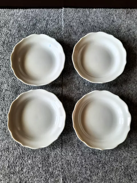 rosenthal porzellan teller, 5 Stück, Weißware und Teller mit 3 Blütenknospen.