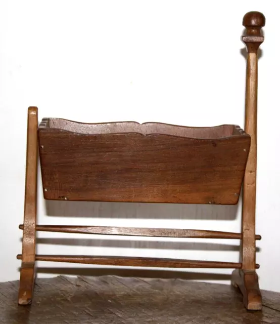 Jouet miniature ancien , Mobilier de Maison de Poupée Lit Berceau XIX année 1882