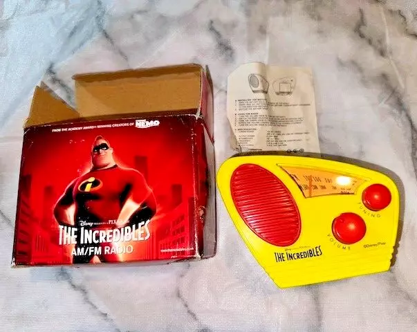 RARE The Incredibles Disney/Pixar Battery-operated Yellow AM/FM Radio - BNIB