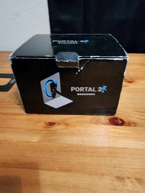 Portal 2 ThinkGeek Video Game Bookends Aluminum Metal Book Ends VALVe 2011 3