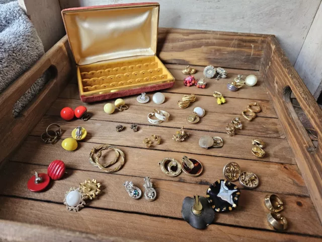Vintage MELE Red Velvet Jewelry Ring Box Hardcase + 20 Pair Clip On Earrings