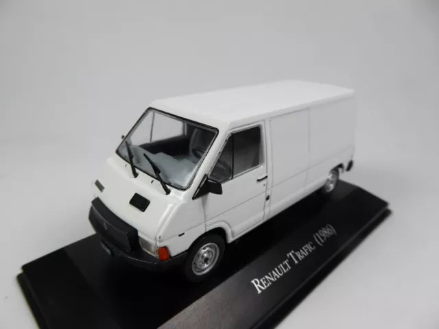 Camionnette Renault Trafic Blanc (1986) 1/43 Voiture Camion SALVAT Model Car