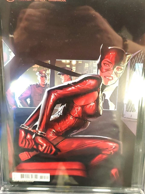 DC Catwoman #50 CGC 9.8 Graded Slab Sejic Variant Comic 4