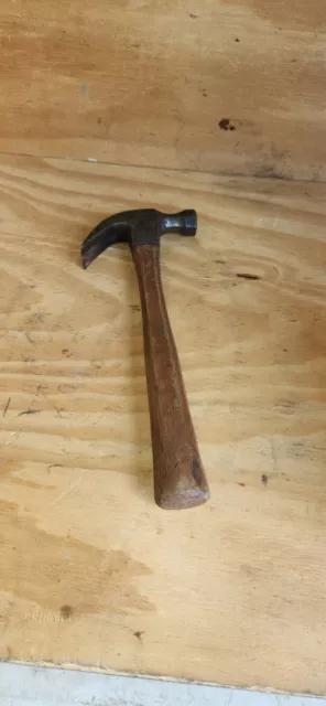 vintage Plumb 16 oz.  claw hammer good user tool Unusual Plumb leader brand