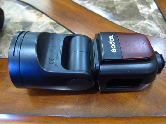 Godox V1-S 76Ws Auto Zoom Flash for Sony  ROUND HEAD FOR EVEN LIGHTING