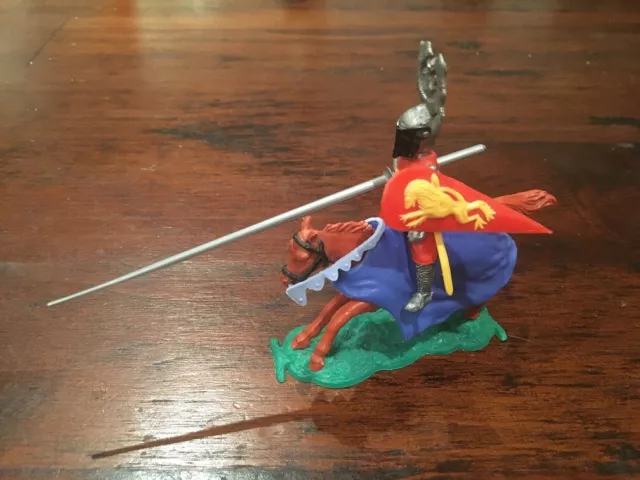 Timpo Medieval Jousting Knight - Red - Middle Ages - Toy Soldier - 1970s