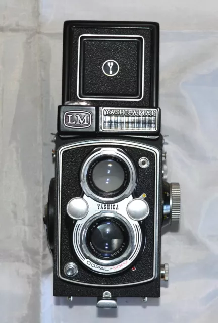 Yashica-Mat LM TLR Camera, 120film 6x6 Format with 80mm Lenses & Case