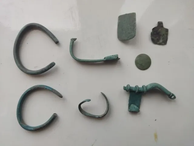 Set antike Armbänder, Fibel antike antike Artefakte Skythen, Sarmaten