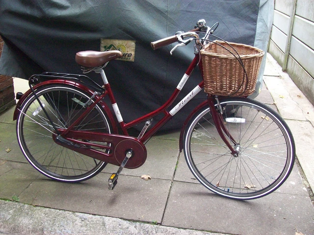 Real Classic Bike Dutch Cruising Style Ladies Bicycle/Bike & Basket & Rear Rack