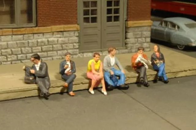 Bachmann Industries Miniature O Scale Figures Seated Platform Passen (US IMPORT)