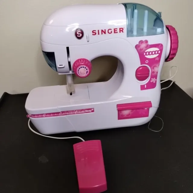 Singer Zig Zag Chainstitch Mini Sewing Machine 8 inches Pink and White Works