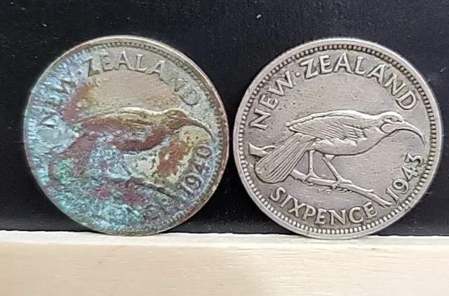 😊 1940 & 1943, New Zealand, 1 Sixpence, George V, Silver.