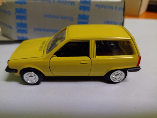 A Dinky Toys 936 Leyland 8-Wheel Chassis, with three weights, in
