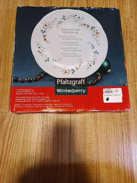 Pfaltzgraff Winterberry Family Friends Serving Gift Present Christmas Plate NEW