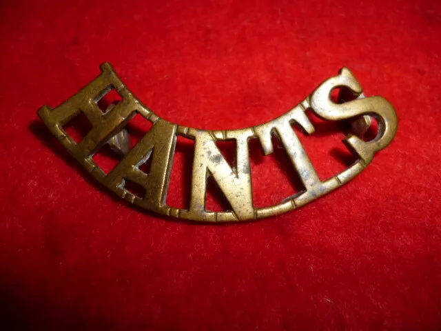"Hants" Hampshire Regiment Shoulder Title Badge from WW1, Larger size
