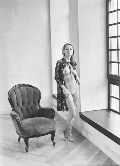 PHOTOGRAPHIE ÉROTIQUE VINTAGE . FEMME NUE . 24x18