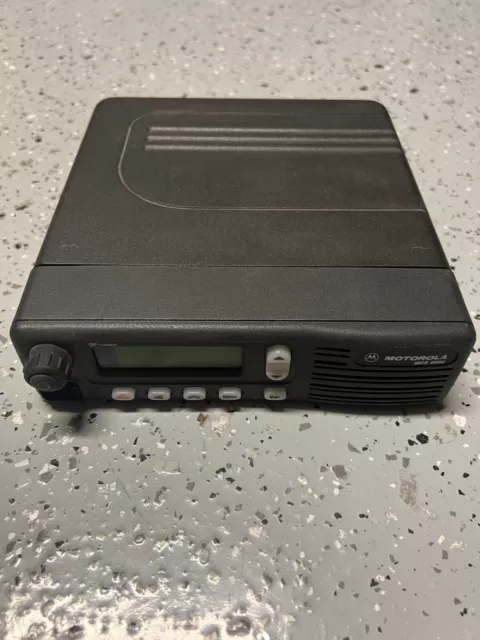 Motorola MCS2000 Two-Way Mobile Radio M01UGL6PW4BN M01HX+812W