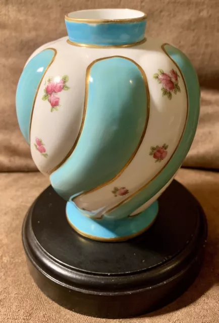 George Jones & Sons 19c Crescent China Porcelain Vase  - u553