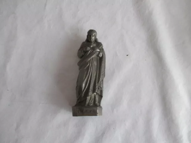 petite statuette ancienne en régule figurant Coeur Jesus